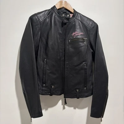 Chaqueta de moto Harley Davidson negra de cuero con etiqueta rosa para mujer talla pequeña  Foto 1 de 4