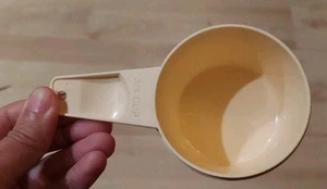 Tupperware Measuring 3/4 Cup Replacement Almond #762 Kitchen Gadget - Picture 1 of 2