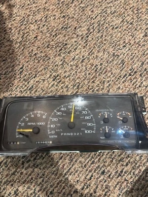 Cuadro de instrumentos Chevrolet GMC 1995-1999 probado 120 mph Speedo 261 k millas Foto 1 de 4
