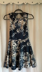 Speechless Skate Dress Blue Gray Floral Junior’s 3 Open Back Black Lace NWT - Picture 1 of 5