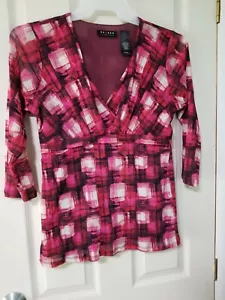 Top rosa/nero Axcess Liz Claiborne taglia M collo a V manica corta - Foto 1 di 5