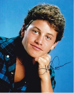 KIRK CAMERON Signed 8x10 GROWING PAINS MIKE SEAVER Photo w/ Hologram COA - Picture 1 of 2