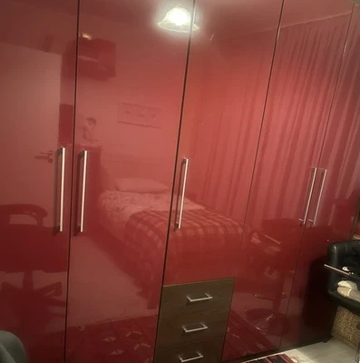 Kleiderschrank - Bild 1 von 2