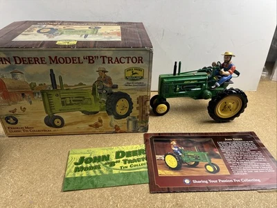 Vintage Franklin Mint Tin John Deere Model "B" Tractor New in Box - Image 1 of 4