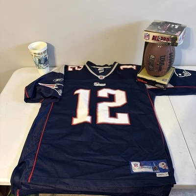 Camiseta deportiva de los New England Patriots Tom Brady #12 copa de pelota y litografía talla L Foto 1 de 4