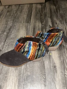 Toms Leila Damen-Booties Größe 6,5 schokoladenfarbenes Wildleder mehrfarbiges Textilgarn Wildleder - Bild 1 von 7