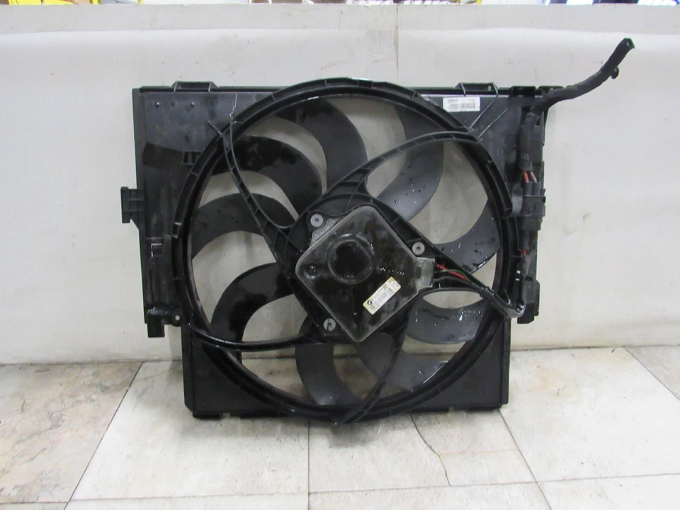 14 15 16 BMW 428I Motor de refrigeración eléctrico Conjunto de ventilador 600 vatios Gas Foto 1 de 2