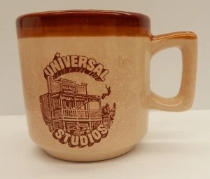 Tazza da caffè vintage Universal Studios con scena selvaggia West del Palace Motel - Foto 1 di 4