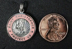 Vintage rosa Rose Emaille Christophorus Protect Us Medaille Anhänger Charm Medaillon - Bild 1 von 3