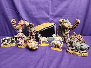 Set Natività Decorazione Natalizia Vintage Ceramica -12 Pezzi Alcuni CHIPS Orecchie di Cavallo. - Foto 1 di 15