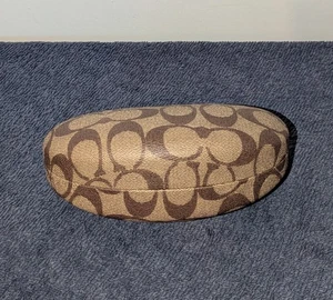 Estuche Coach Original Gafas de Sol Marrón Monograma Logo Cuero Clamshell Nuevo - Imagen 1 de 9