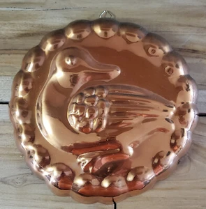 Vintage Copper Round Decorative Duck Jello Mold Wall Hanging Scalloped Edge - Picture 1 of 2