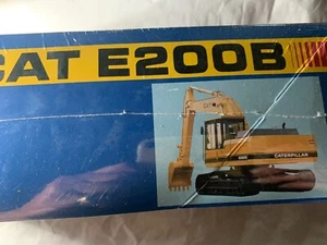 Caterpillar E200B EXCAVATOR BY SHINSEI OR DIAPET - Picture 1 of 5