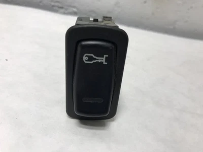 Interruptor de tablero/consola Mack CXN KEYLESS POWER - Usado | P/N 1MR4323M12 Foto 1 de 4