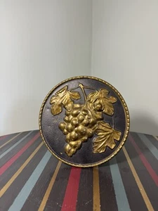VINTAGE HANGING BRASS WALL POCKET 7.5” FRUIT DESIGN - Picture 1 of 20