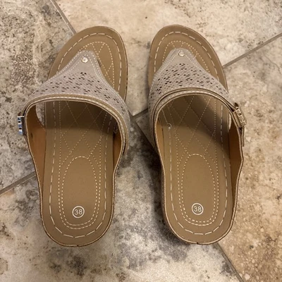 Sandálias anabela femininas 38 tamanho 7 marrom microfibra fivela recorte antiderrapante - Imagem 1 de 3