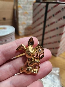 Avon Vintage 1992 Honey Bunny Pin - Bild 1 von 2