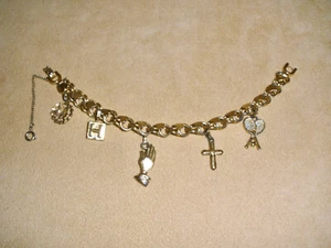 1970's Classic Gold Tone Charm Bracelet by Monet Jewelry - Picture 1 of 6