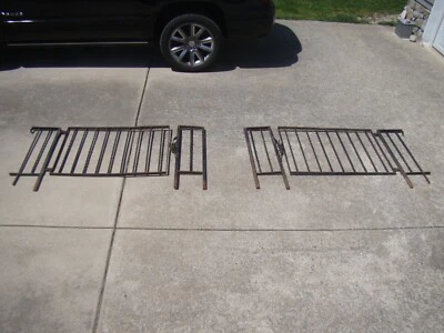 Lote De Colección De 2 Juegos De Puertas De Jardín De Hierro Forjado Cada 71" De Ancho Salvamento Arquitectónico Foto 1 de 4