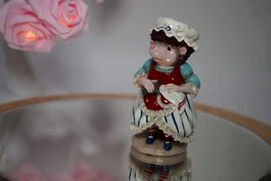 Vintage Figurine Tales of Honeysuckle Hill Regency Fine Arts Winifred Hedgehog - Picture 1 of 9