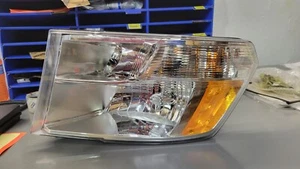 Genuine OEM Mopar 09-12 Ram 1500 Right Headlamp Park and Turn Lamp 68001484AI - Picture 1 of 9