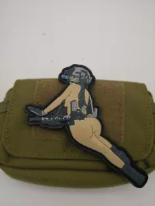 3D Pvc Belleza Guerrera Niña Ejército Táctico Gancho de Goma Parche Insignia - Imagen 1 de 7