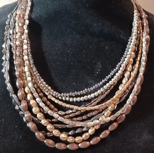 Collar vintage de 5 hilos de cuentas de vidrio y metal de los años 80 - Imagen 1 de 4