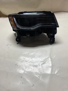 2017-2021 Jeep Grand Cherokee Right Side Xenon Hid Black Headlight Oem - Picture 1 of 10