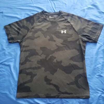 Under Armour Loose Short Sleeve Shirt Womens M Black Gray Camo Pattern Casual - Image 1 of 4