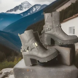 Botas con lema de combate Nine West, botas de motociclista grises de cadena gruesa 6M suela Quinda Lug - Imagen 1 de 9