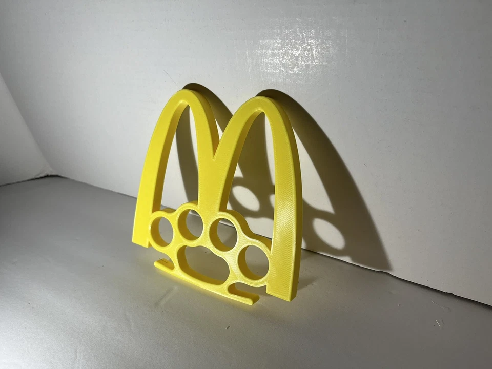 The McFindOut - Juguete de novedad inspirado en McDonald's impreso en 3D Esto no es un arma Foto 1 de 3