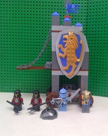 LEGO Castle Knights Kingdom II 8875 King&rsquo;s Siege Tower ~almost complete~