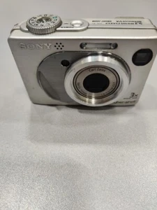 Sony Cyber-Shot DSC-W1 5.1 Mp Compatto Argento Non Funzionante Rotto Per Parti - Foto 1 di 9