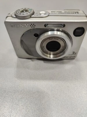 Sony Cyber-Shot DSC-W1 5.1 Mp Compatto Argento Non Funzionante Rotto Per Parti - Immagine 1 di 4