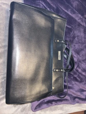 Bolso de Mano Kenneth Cole Reaction Negro Guijarro 20" para Computadora Portátil Foto 1 de 4