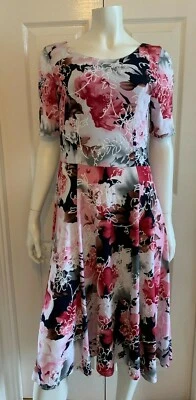 NUEVO Vestido Annabelle Midi Largo Estampado Floral 10 (PVP £40.00) Foto 1 de 4