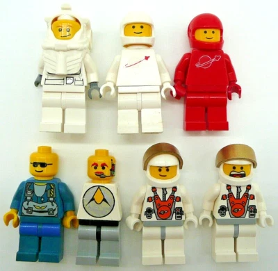 LEGO Space Minifigure Collection - VTG Red Astronaut, Mars Mission, Explorien - Image 1 of 4