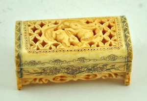 Vintage Chinese Bone Detail Hand Carved Flat Hinged Box- Lovely Two Bunny Rabbit - Picture 1 of 6