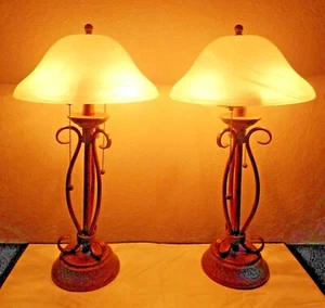LAMPEN EIN PAAR 23"H AUSGEFALLENE DUELL GLÜHBIRNE ZIEHEN VERKETTET METALL & MATTGLAS TISCHLAMPEN - Bild 1 von 12