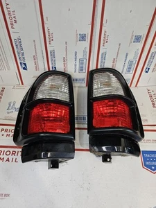 01 02 03 04 ISUZU RODEO AMIGO LEFT RIGHT PASSENGER TAILLIGHT SET BLACK OEM - Picture 1 of 17