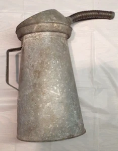 WI Barn Vintage? Galvanized Oil Can with Spout CLEAN Marked "2 QT - LIQ" Nice - Picture 1 of 16