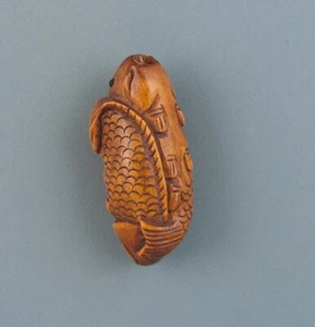 HANDMADE BOXWOOD OJIME BEAD - FISH - Picture 1 of 3
