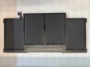 Batterie d'origine Apple MacBook Air A1466 (2012-2017) - Nombre de cycles : 213 - Photo 1/2