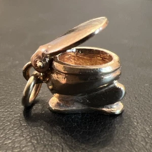 Vintage 14K Yellow Gold 3D Toilet Bowl Moving Lid Small Charm - Picture 1 of 9