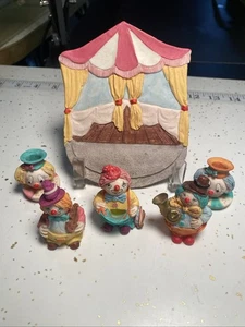 Circus Set Clown Performer Figures & Backdrop Multiple Pieces Small Clay - Picture 1 of 9