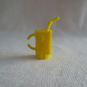 NEW Barbie Club Chelsea Tree House Doll Yellow Juice Box Drink Diorama Accessory - Picture 1 of 2