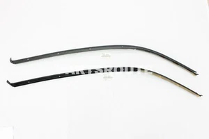 Toyota Land Cruiser LX470 1998-2007 OEM Left Right Outside Windshield Moulding - Foto 1 di 2