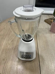 Oster Duralast Classic Blender White Base GLASS 6 cup Pitcher Tested Working - Picture 1 of 4