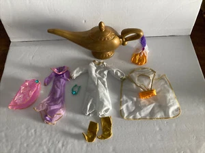 Vintage 1992 Mattel Disney Genie Lamp, Prince Ali & Princess Jasmine Clothes - Picture 1 of 12