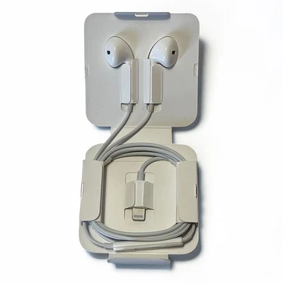 APPLE EarPod Headphone Earphones Earbuds A1749 Lightning for iPhone iPad - Image 1 of 4